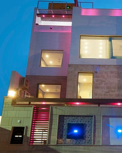 Escorts in Asian Suites The Pearl Hotel Gurgaon